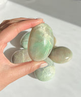 UV Reactive Garnierite Palmstone